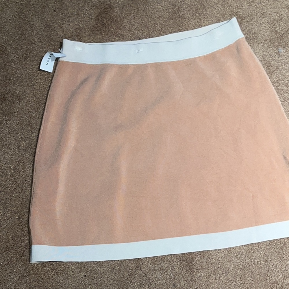 2/$25 🩷Babaton legacy skirt NWT - Picture 2 of 5